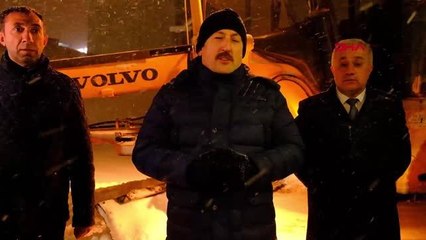 VALİ PEHLİVAN 200 PERSONELLE KARLA MÜCADELE SÜRÜYOR