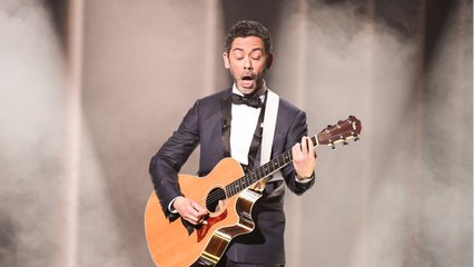 VOICI : Manu Payet présente sa mère, les internautes troublés par leur ressemblance