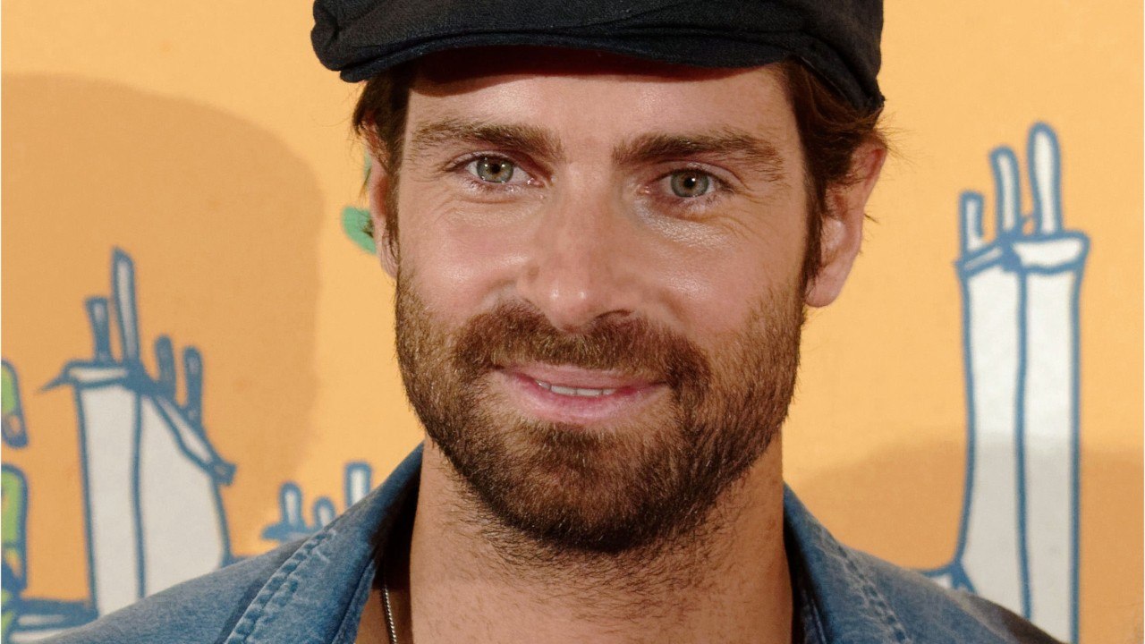 GALA VIDEO - Tom Leeb victime d’une mauvaise chute à vélo : son visage marqué