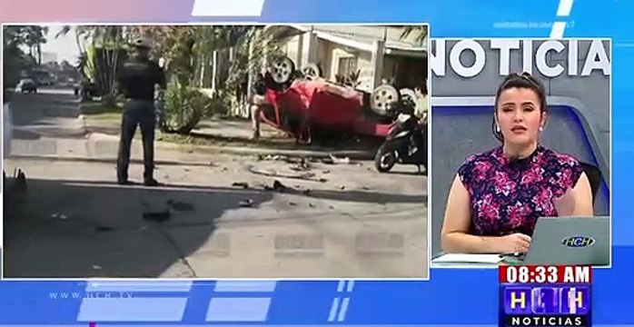 ¡Macanazo! Llantas arriba termina camioneta tras irrespetar alto y embestir turismo en SPS