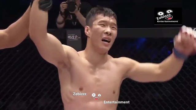 japanese mma fighter don't wan to take a picture with ring girl