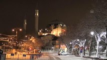 Sultanahmet Meydanı, Ayasofya Camisi ve Çamlıca Tepesi çevresi beyaza büründü