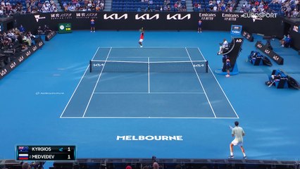 Malgré le show Kyrgios, Medvedev rejoint le 3e tour : revivez les moments forts de son match