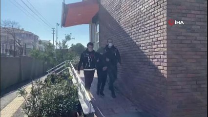 Polisten kaçan şüphelilerin otomobilinde yüklü miktara uyuşturucu bulundu