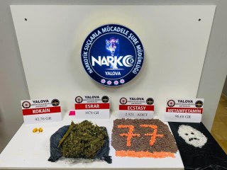 Son dakika... Osmangazi Köprüsü'nde polisten kaçan otomobildeki 2 kişi tutuklandı