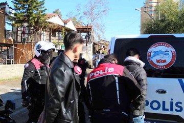 'Dur' ihtarına uymadılar, kovalamaca sonucu yakalandılar