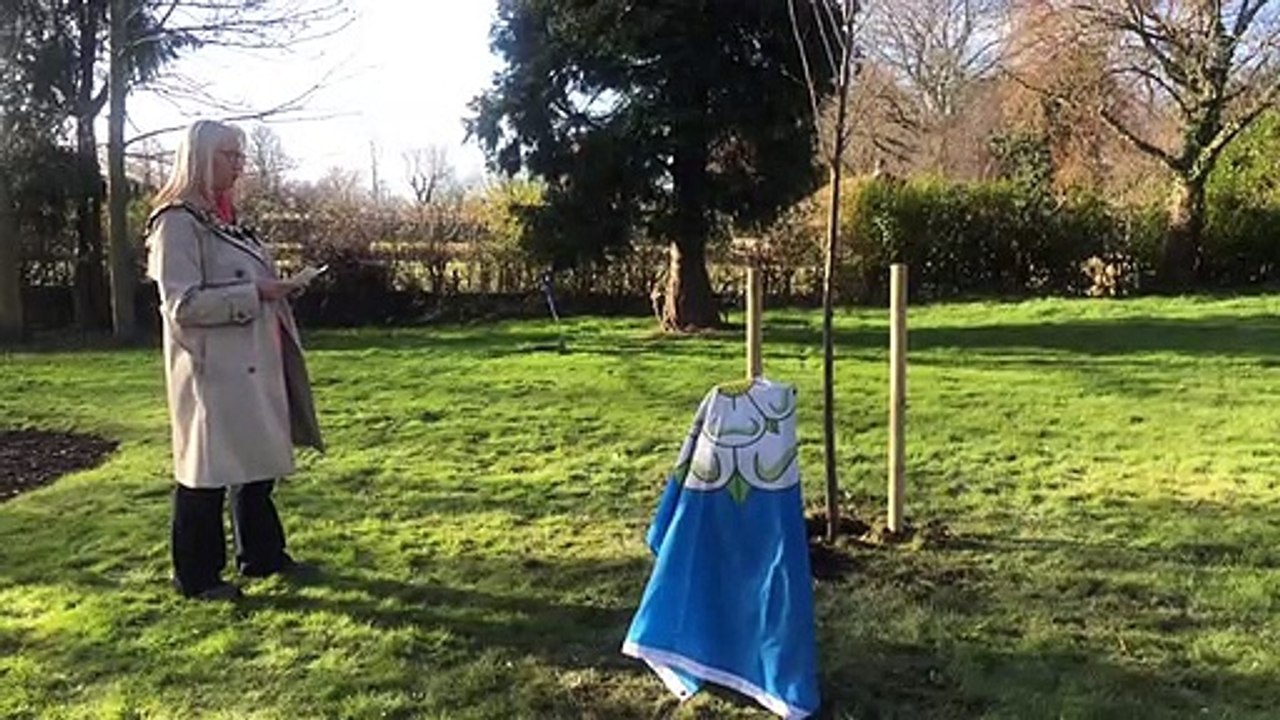 Mayor plants first tree to mark Queen's Jubilee
