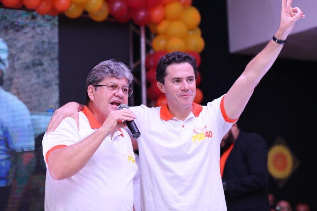 Ana Cláudia entrega cargo a João Azevêdo, mas Veneziano não confirma pré-candidatura ao Governo da Paraíba