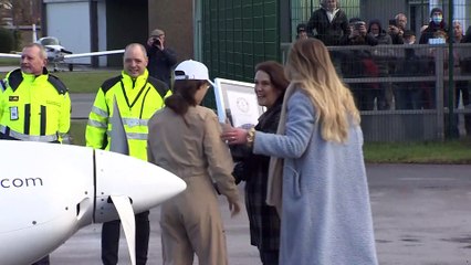 Világrekord: egyedül repülte körbe a Földet egy 19 éves belga lány