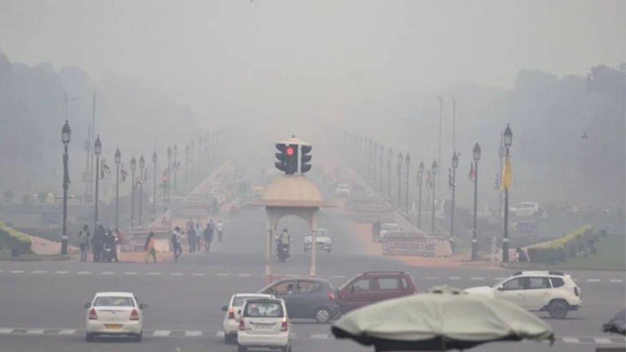 Delhi weather double whammy: Thick fog, cold hi...