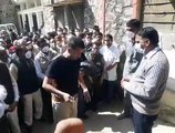 पुलिस पर व्यापारी से मारपीट कर 10 लाख रुपए लेकर छोड़ने का आरोप, अब व्यापार संघ ने पुलिस प्रशासन के खिलाफ किया प्रदर्शन
