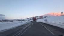 Yolu kardan kapanan köylerdeki iki hasta için ekipler seferber oldu
