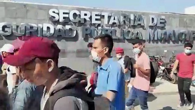 شاهد: مظاهرات لمهاجرين جنوب المكسيك ومطالب بالسماح بالعبور نحو الولايات المتحدة