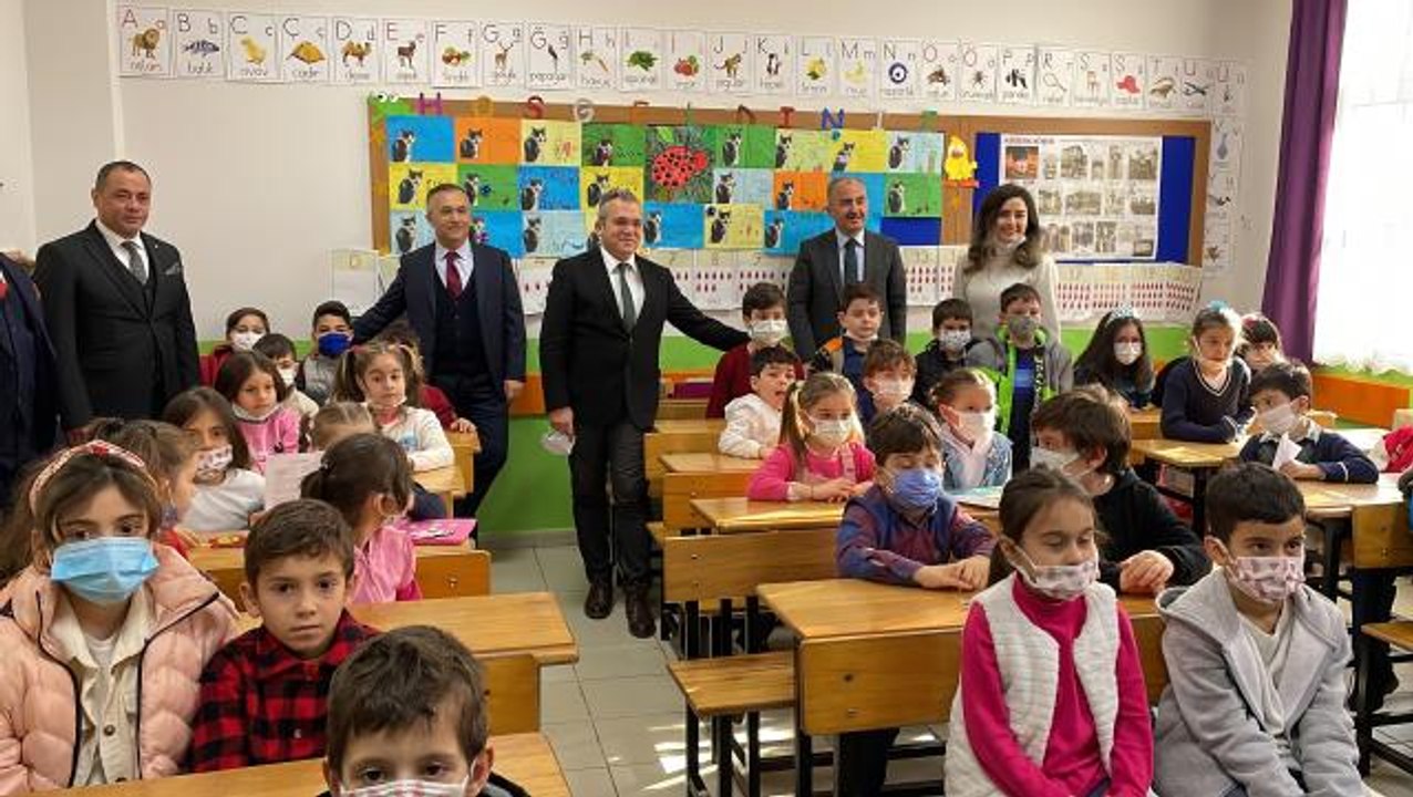 Trabzon, Rize, Giresun ve Bayburt'ta öğrenciler karnelerine kavuştu