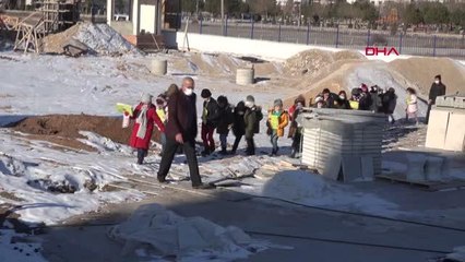 'OKUMA YAZMA' ÖĞRENEN BİRİNCİ SINIF ÖĞRENCİLERİ ŞEHİTLERE MEKTUP YAZDI