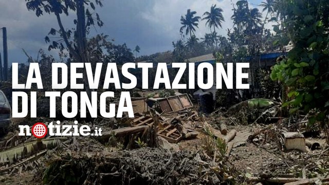 Tonga, devastazione dell'arcipelago dopo l'eruzione del vulcano: auto accartocciate, case distrutte
