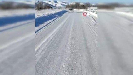 Son dakika haberi: Kaza anı kar manzarasını çekmek isteyen vatandaşın kamerasına böyle yansıdı