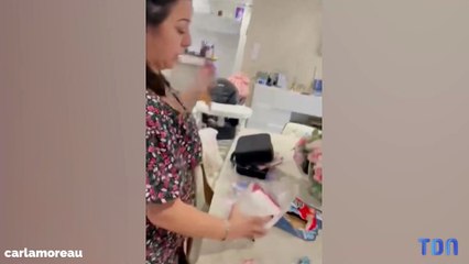 Ces invitations de mariage un peu particulière envoyée par Carla Moreau