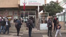 İSTANBUL  - Sağlık çalışanları İstanbul'da öldürülen Ömür Hemşire için bir araya geldi