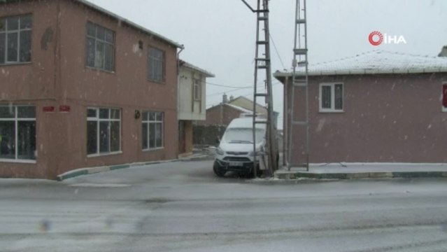 Kar yağışı Çatalca'yı beyaza bürüdü