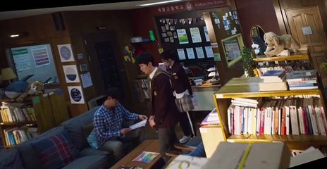 Extracurricular S01 E01