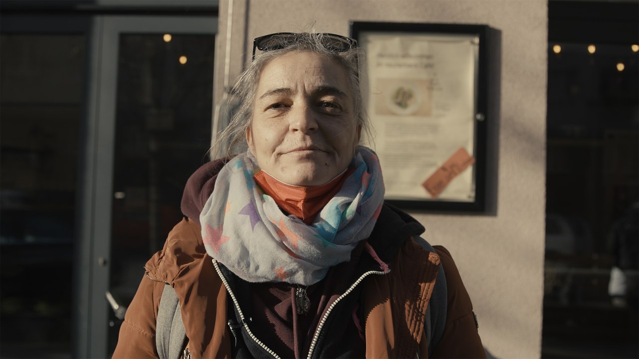 Leben in der 'Schattengesellschaft': Ein Tag mit der obdachlosen Jana