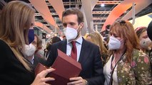 Sánchez y Casado coinciden a en Fitur pero no se saludan