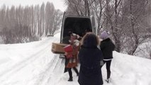 IC Vakfı köy çocuklarını kışlık kıyafet ve oyuncaklarla mutlu ediyor
