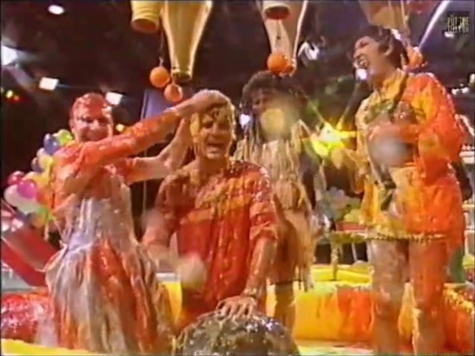 Celebrity Double Dare UK 1987 Obstacle Course Run 1