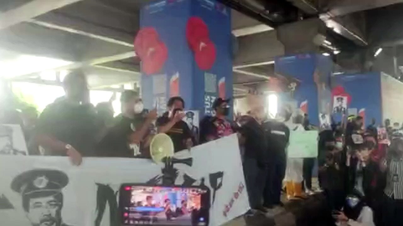 'Salahkah kita marah?' - Adam Adli ketuai demo #TangkapAzamBaki