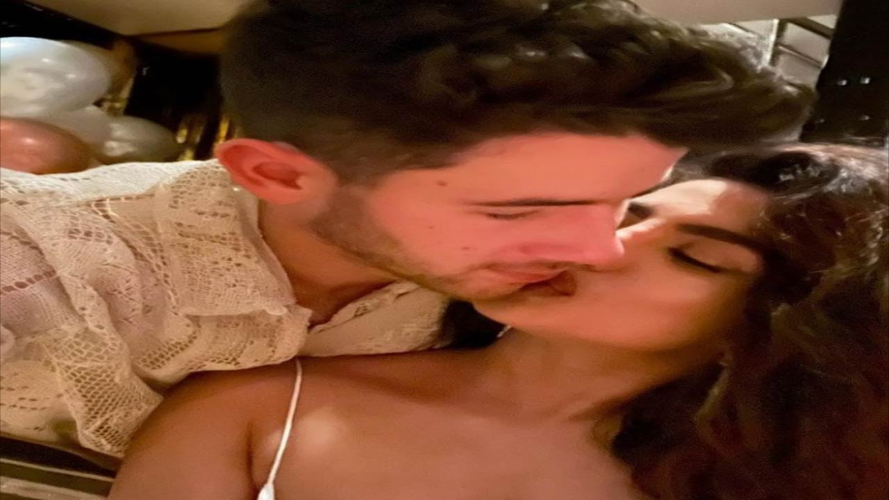 Priyanka Chopra Jonas और Nick Jonas ने अपने Relationship को Surrogacy से किया Explore | FilmiBeat