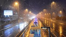 İstanbul'u etkisi altına alan kar yağışı, 5 gün daha devam edecek