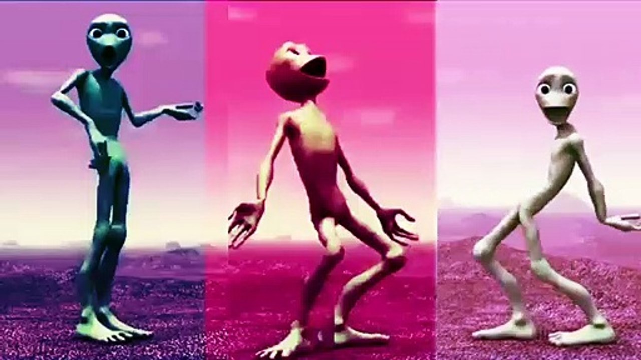 Alien dance with song Dame tu cosita/Alien dance/Alien song/Funny video comedy video Green alien