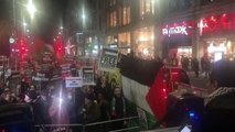 İsrail'in Londra Büyükelçiliği önünde Şeyh Cerrah protestosu