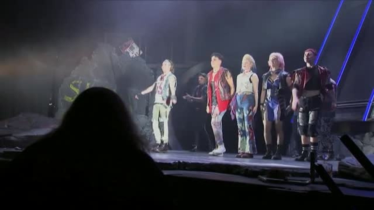 Los actores del musical "Bat Out Of Hell" de Londres homenajean a Meat Loaf tras su muerte