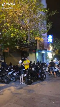 Muôn vàn cách dành cho chị em có chiều cao 1m50 mà muốn đi xe SH