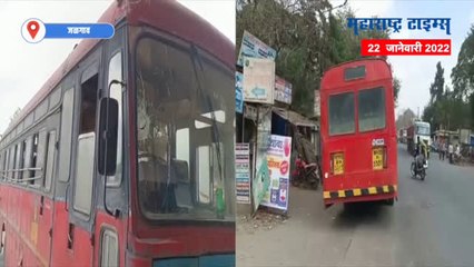 एसटी सेवेत अडथळे आणण्याचे प्रयत्न; जळगावात दोन बसेसवर दगडफेक