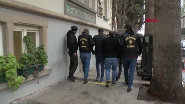 İZMİR'DE EHLİYET SINAVINDA KOPYA DÜZENEĞİ KURAN 3 ŞÜPHELİ YAKALANDI