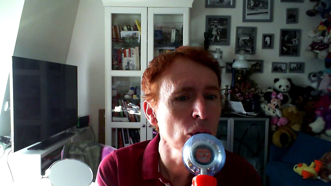 Wiwi égratigne "claire fontaine"