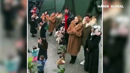 Hadise, müstakbel kayınvalidesiyle yan yana geldi