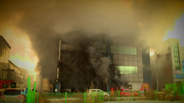 '4명 사상' 청주 배터리 공장 화재 현장감식...유증기 폭발 추정 / YTN