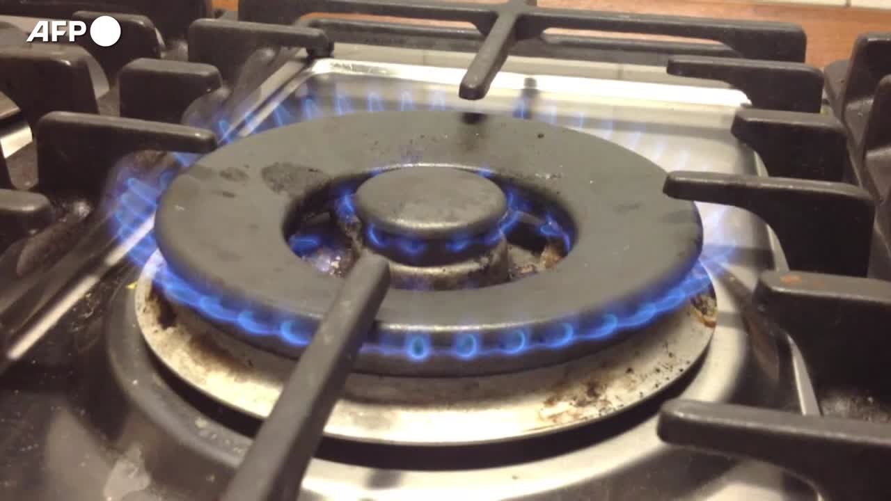 Economia, sostegni a turismo e negozi. Taglia-bollette per le imprese