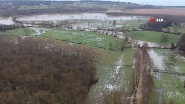 Sinop'ta dere taştı, tarım arazileri sular altında kaldı