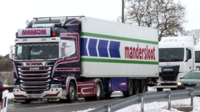 Snowstorms bring traffic to a standstill between Poland and the Baltic states