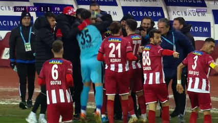 Süper Lig : Un coup franc fabuleux marqué par Sivasspor !