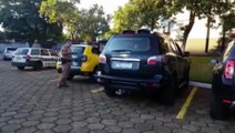 Motorista foge da polícia em Toledo e perseguição termina em Cascavel com três detidos