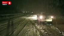 Samsun'da zincirleme kaza meydana geldi, yoldaki araçlar karlı havada mahsur kaldı