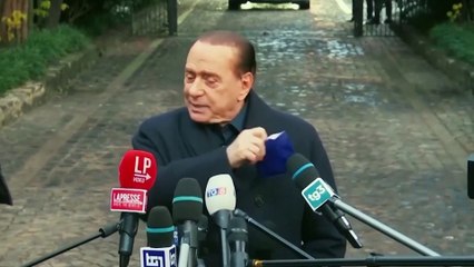 Présidentielle en Italie : Silvio Berlusconi retire sa candidature