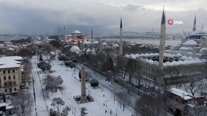 ?Tarihi yarım ada gelinliğini giydi