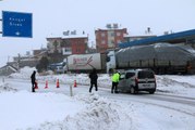 Sivas-Malatya kara yolu yoğun kar nedeniyle ulaşıma kapandı